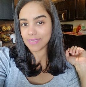 Meet your Posher, Noelia